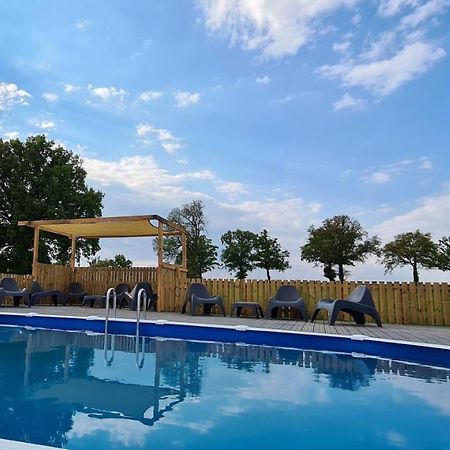 Le Petit Moulin Bed & Breakfast Saint-Hilaire  ภายนอก รูปภาพ