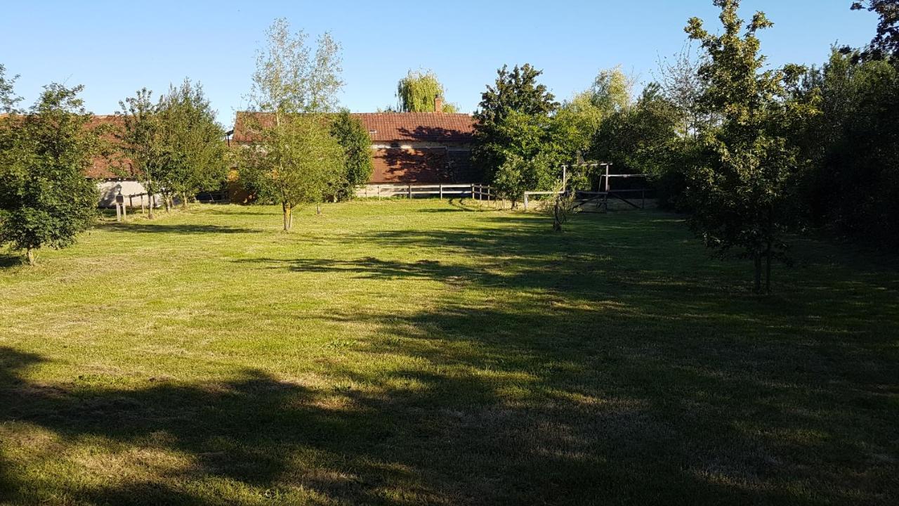 Le Petit Moulin Bed & Breakfast Saint-Hilaire  ภายนอก รูปภาพ