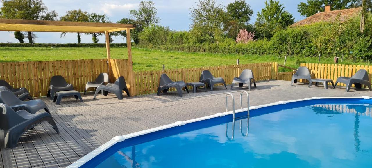 Le Petit Moulin Bed & Breakfast Saint-Hilaire  ภายนอก รูปภาพ