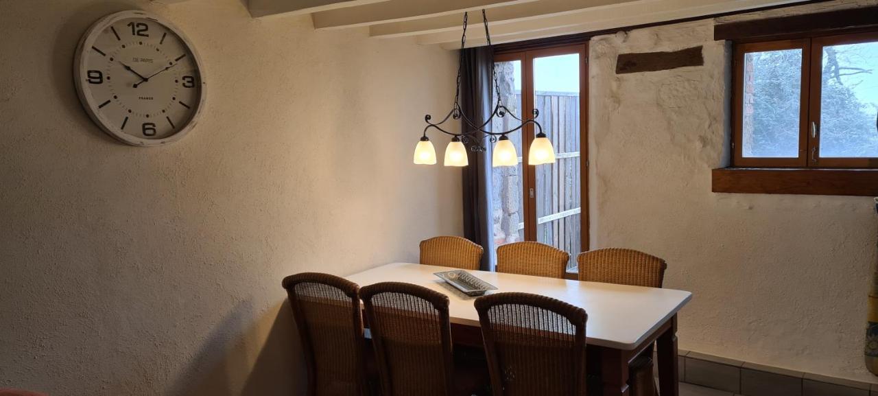 Le Petit Moulin Bed & Breakfast Saint-Hilaire  ภายนอก รูปภาพ