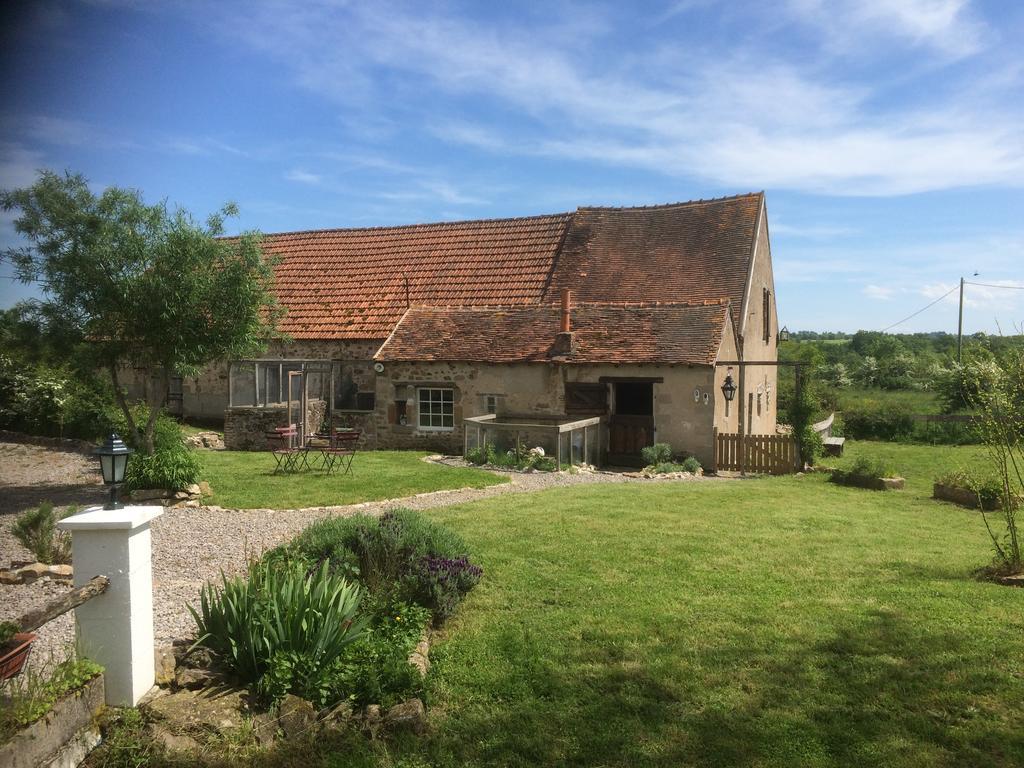 Le Petit Moulin Bed & Breakfast Saint-Hilaire  ภายนอก รูปภาพ