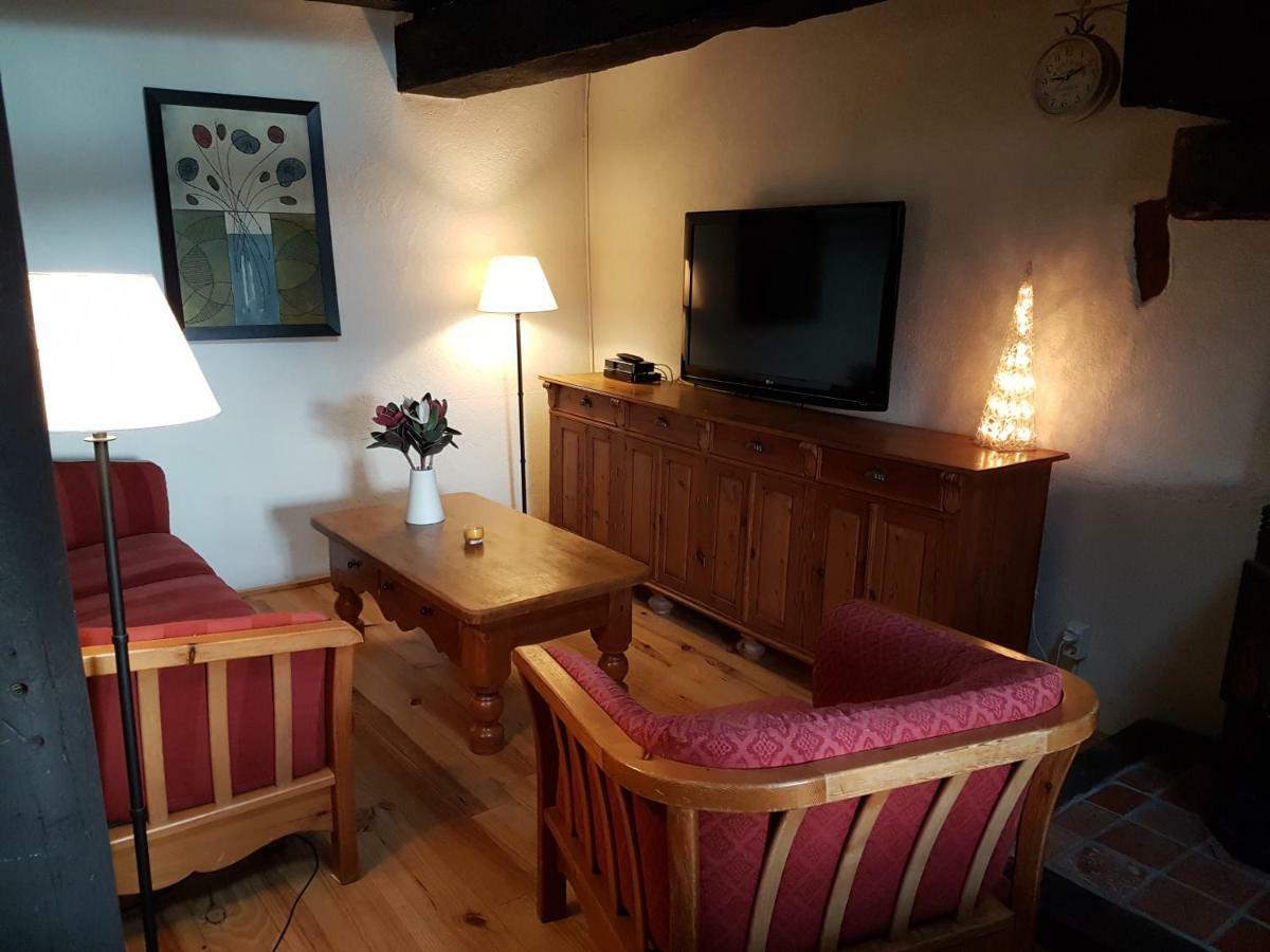 Le Petit Moulin Bed & Breakfast Saint-Hilaire  ภายนอก รูปภาพ