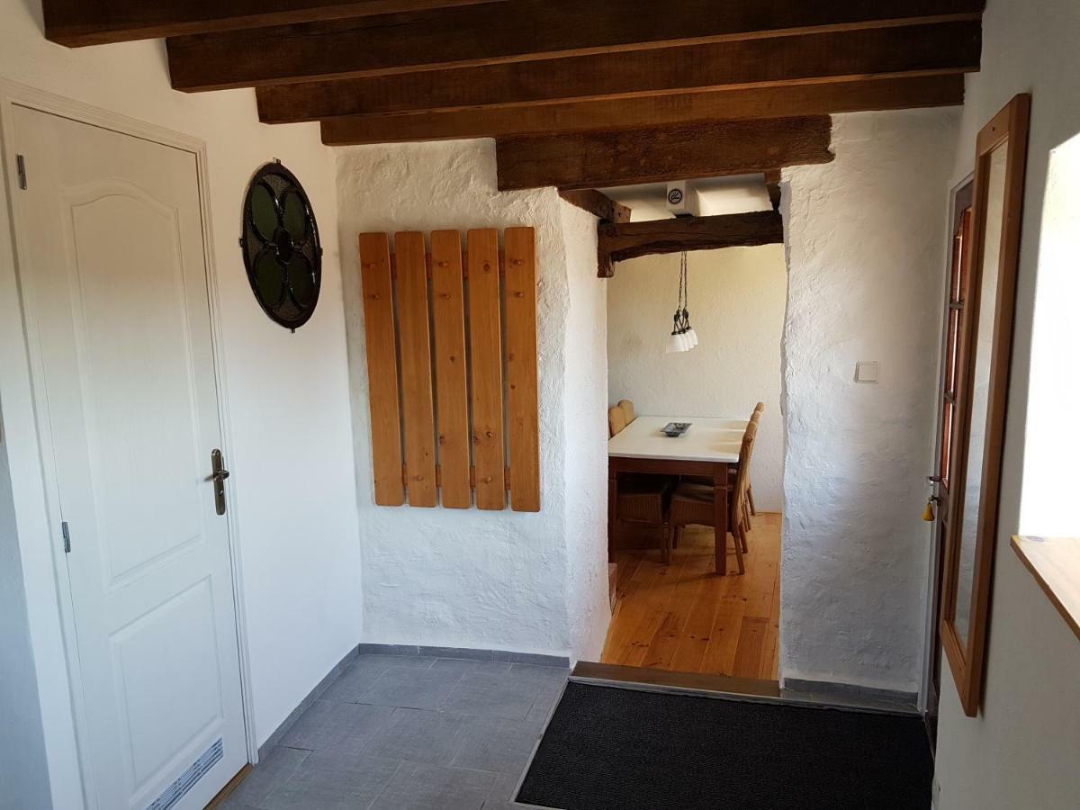 Le Petit Moulin Bed & Breakfast Saint-Hilaire  ภายนอก รูปภาพ